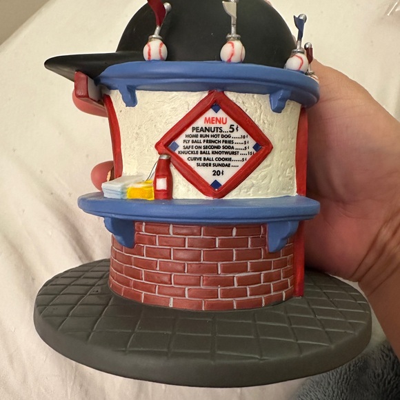 Department 56 Chicago White Sox Baseball Refreshment Stand MLB 2004 - Picture 5 of 9